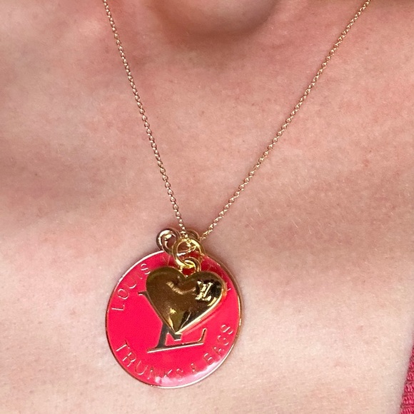 LOUIS VUITTON Trunks Circular Logo & Heart Double Charm Necklace Gold & Pink - Picture 8 of 9